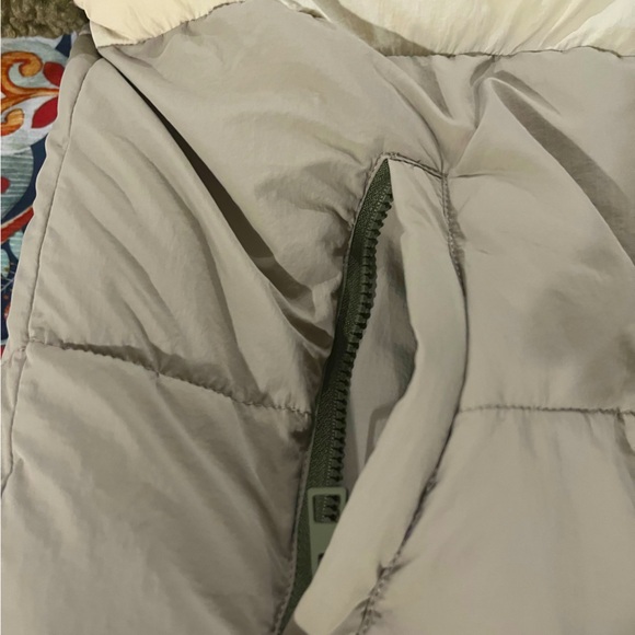 NWOT Zara Teddy & Puffer Jacket. Size Medium - Picture 3 of 7